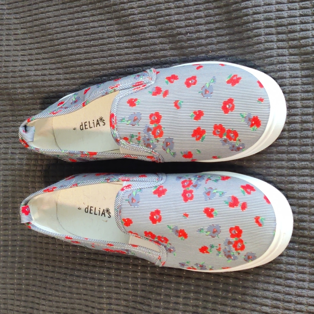 Delia's Slip-ons